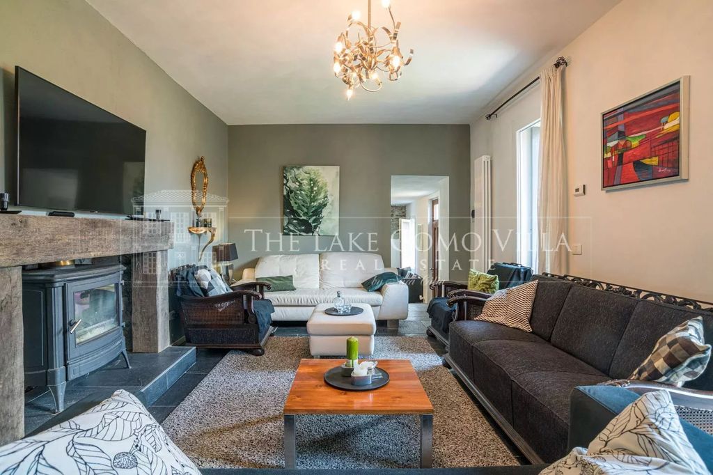 Property photo 1 of 32