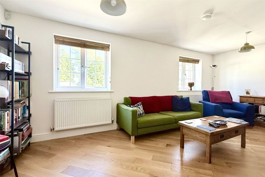 Property photo 2 of 11 Picture No. 30
