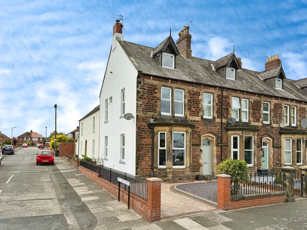 Property photo 1 of 31