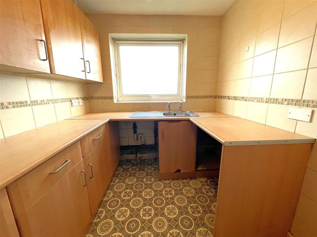 Property photo 3 of 8 6.Jpg