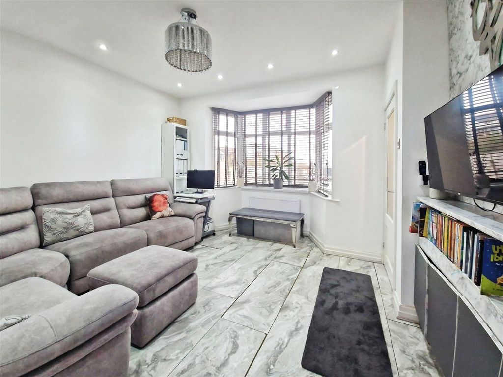 Property photo 2 of 20 Picture No. 04