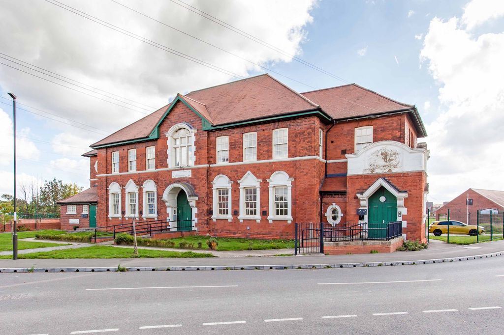 Property photo 2 of 4