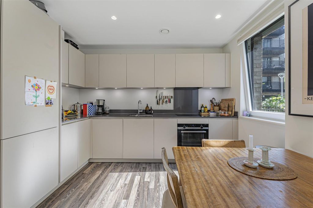 Property photo 2 of 20 Fettle Court