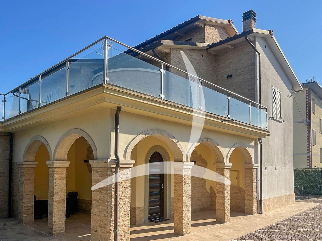 Property photo 1 of 30