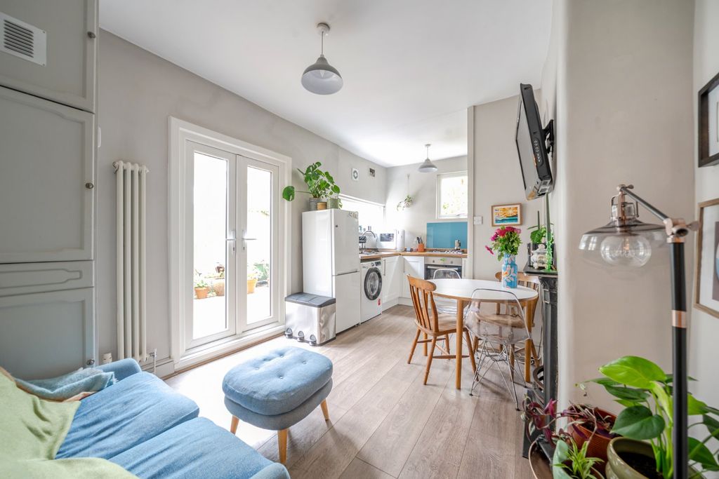 Property photo 2 of 10 Picture No. 04