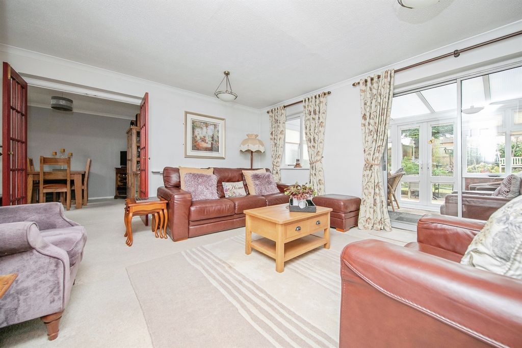 Property photo 3 of 18