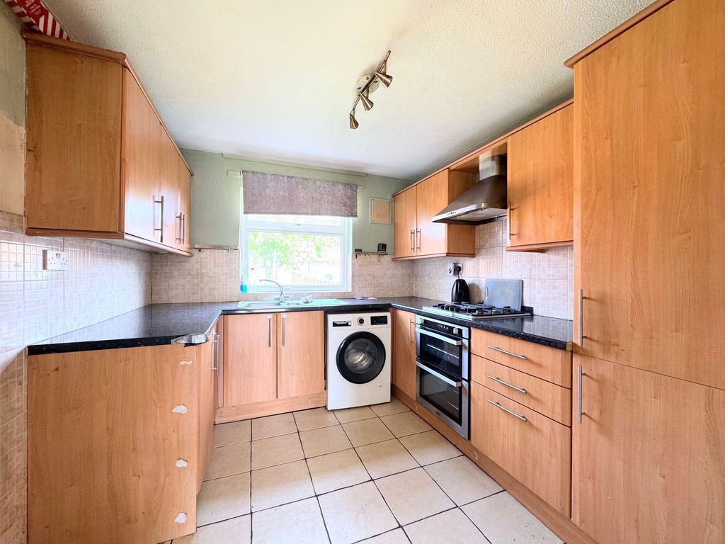 Property photo 3 of 13 Kitchen