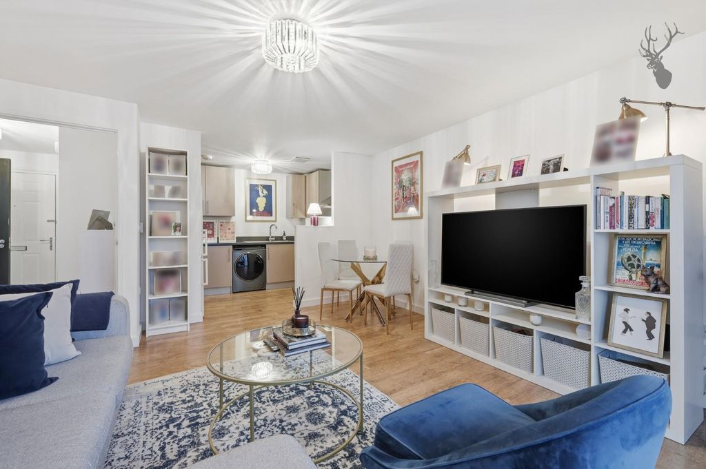 Property photo 3 of 25