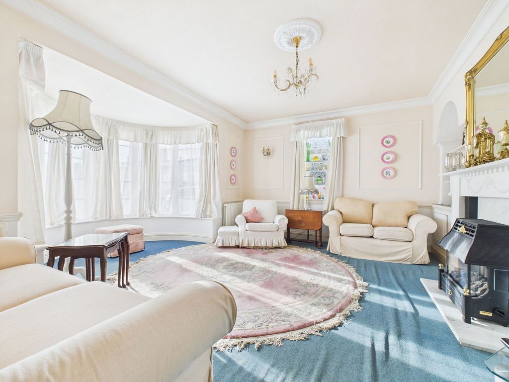 Property photo 3 of 20