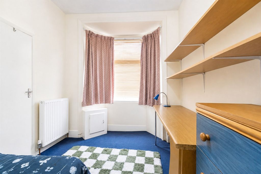 Property photo 2 of 19 Picture No. 05