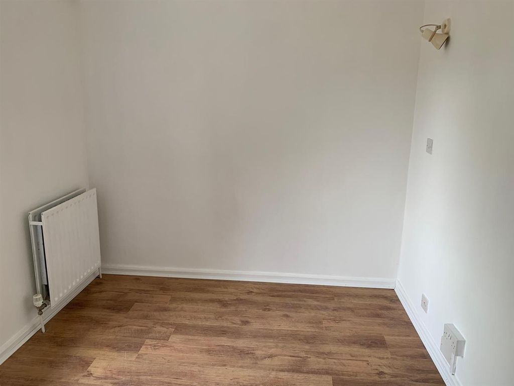 Property photo 3 of 11 De4775Fe-d486-4672-B2Ac-F99745Cbdbfc.Jpeg