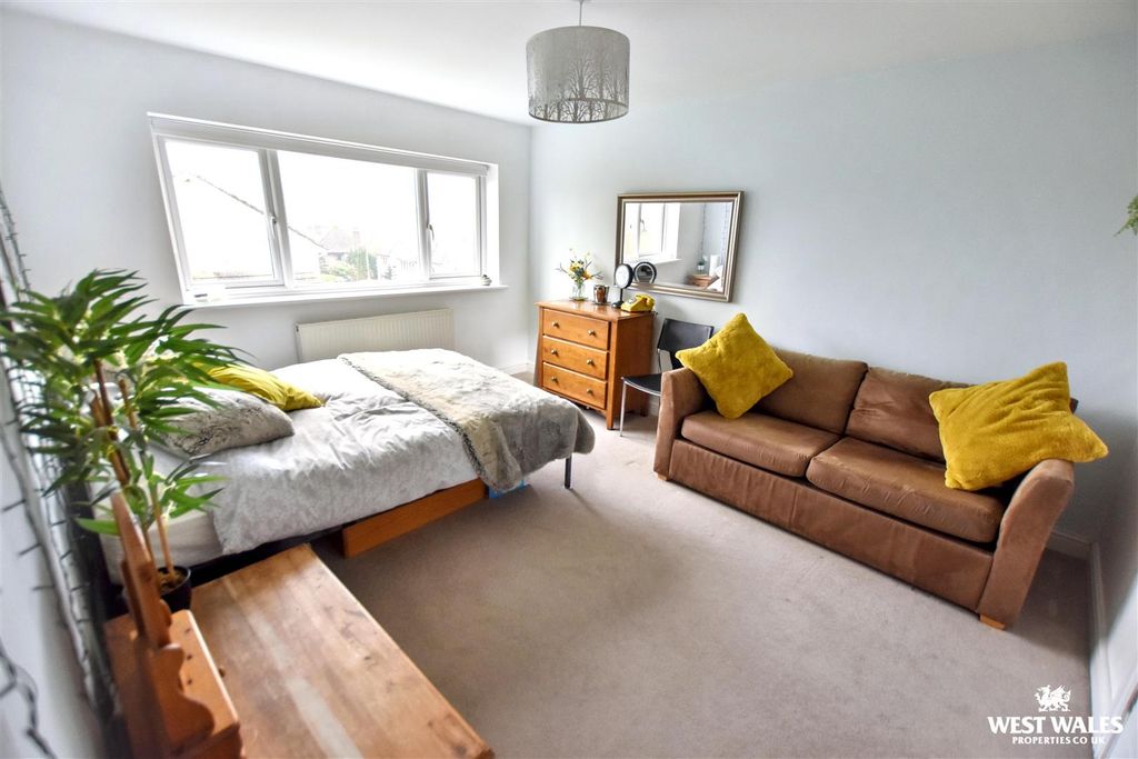 Property photo 3 of 22 1 (4).Jpg