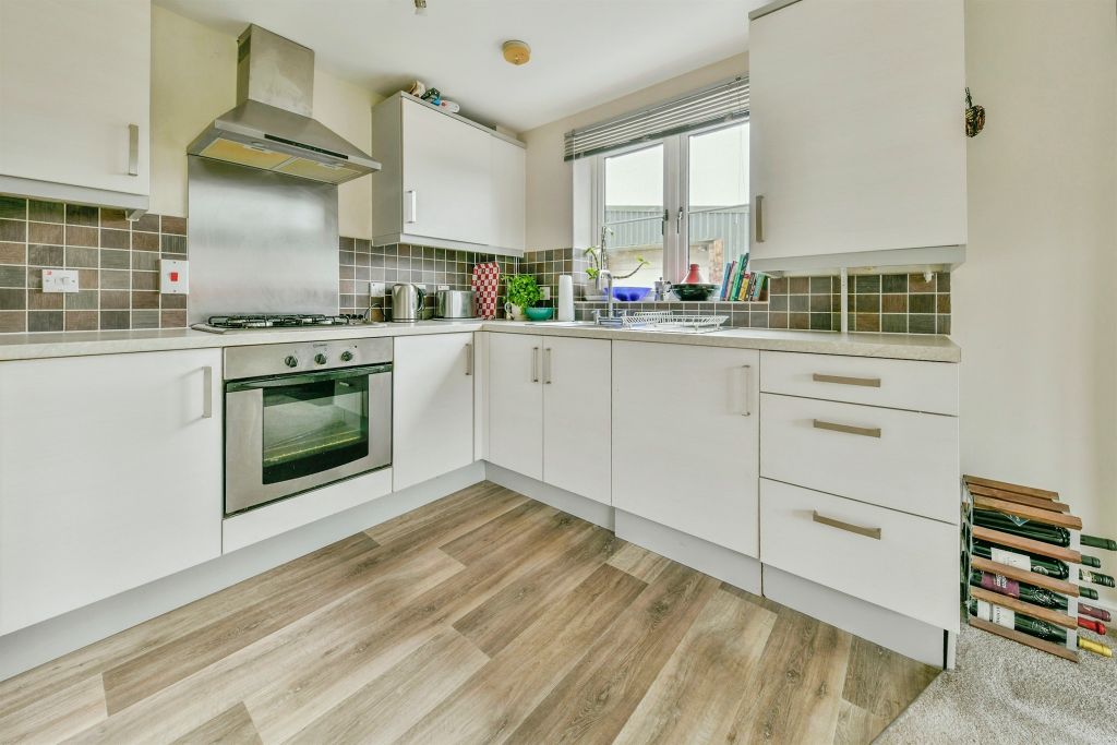Property photo 2 of 17 Kitchen