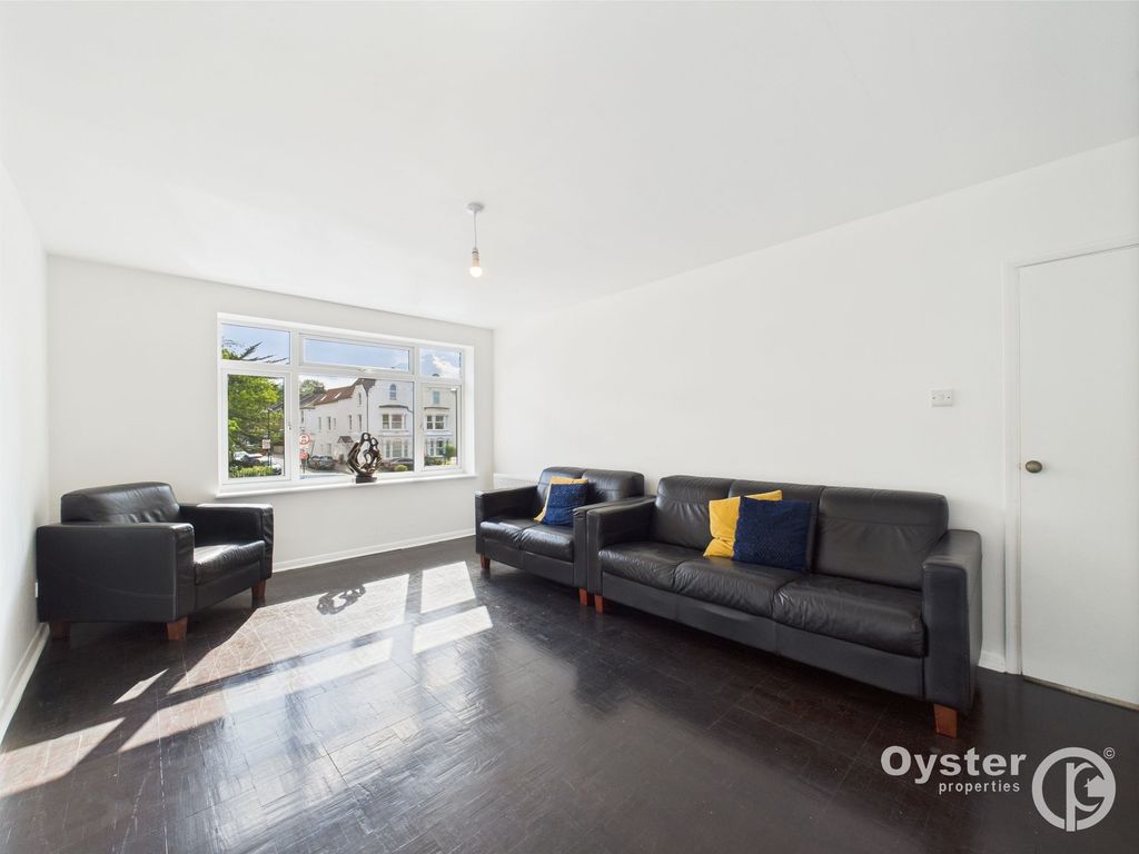 Property photo 2 of 10 Reception