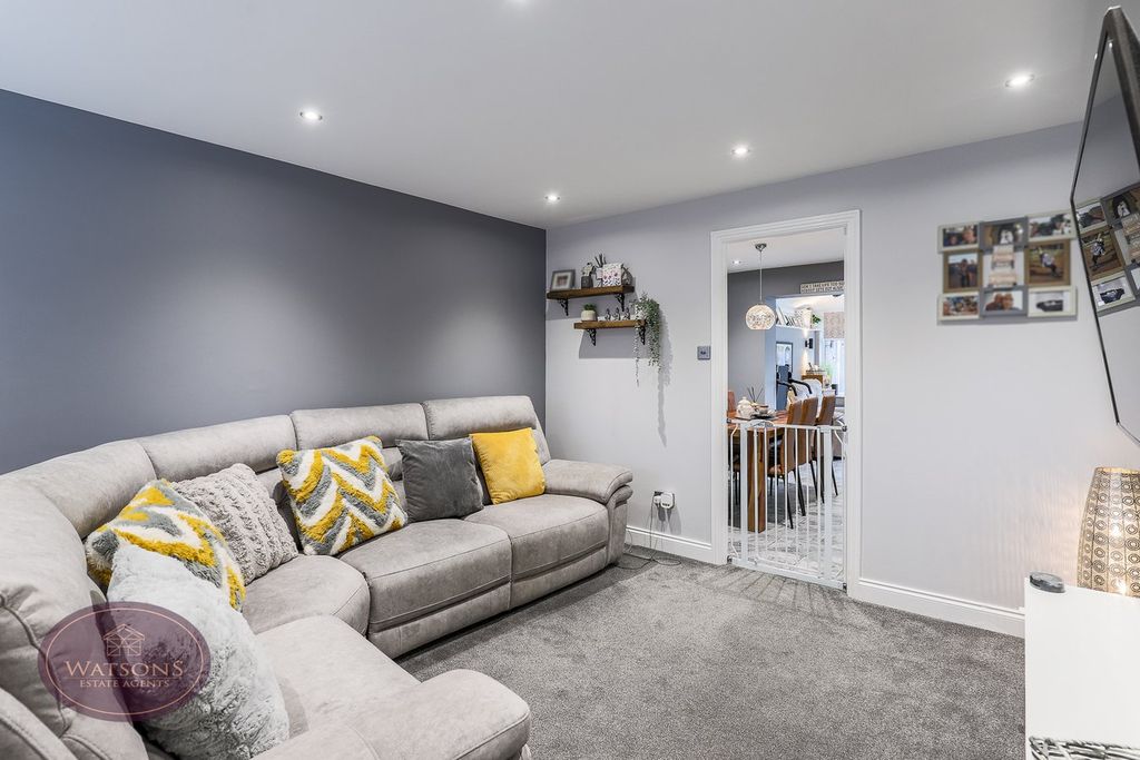 Property photo 3 of 28