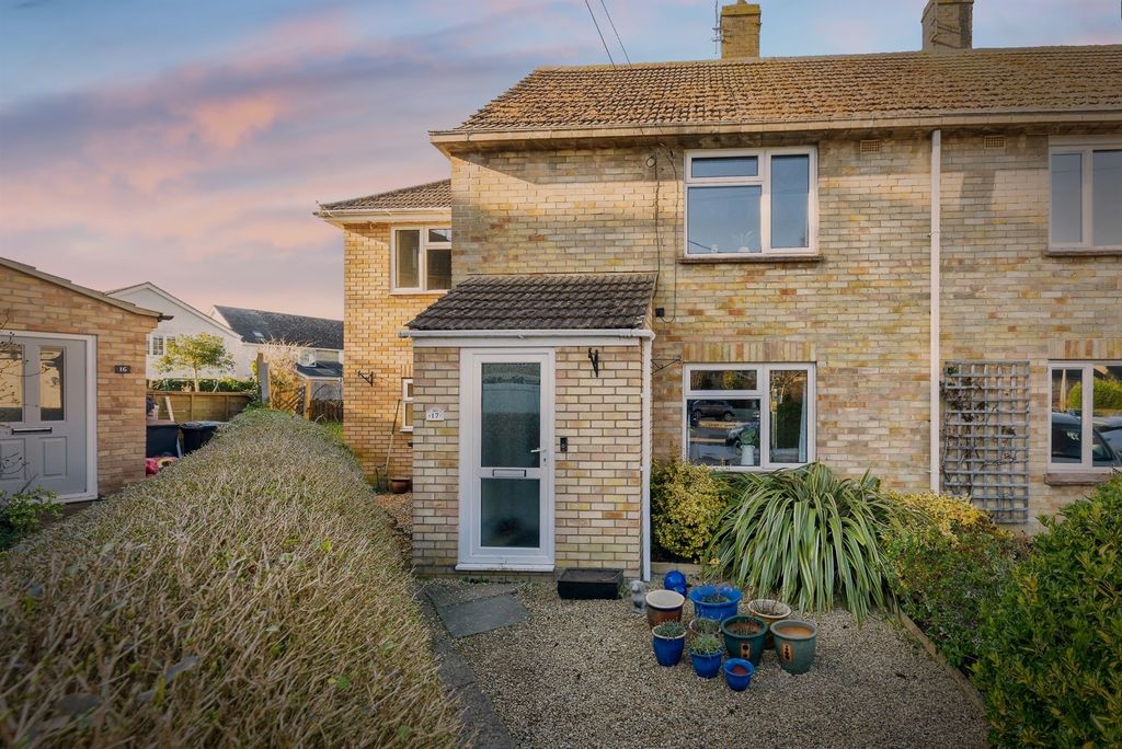 Property photo 2 of 17