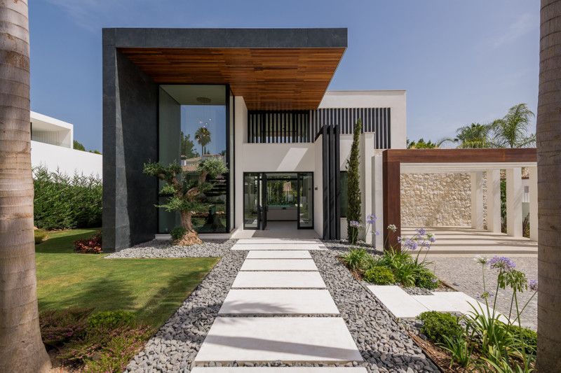 Property photo 2 of 29