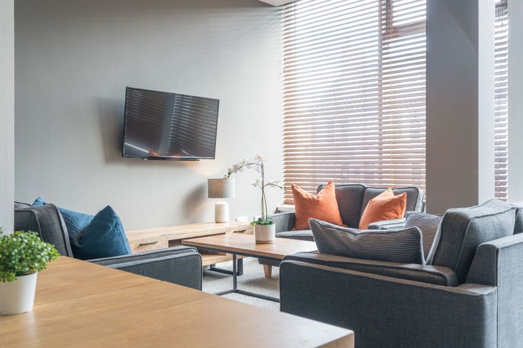 Property photo 2 of 12 Khf4 - Living Area