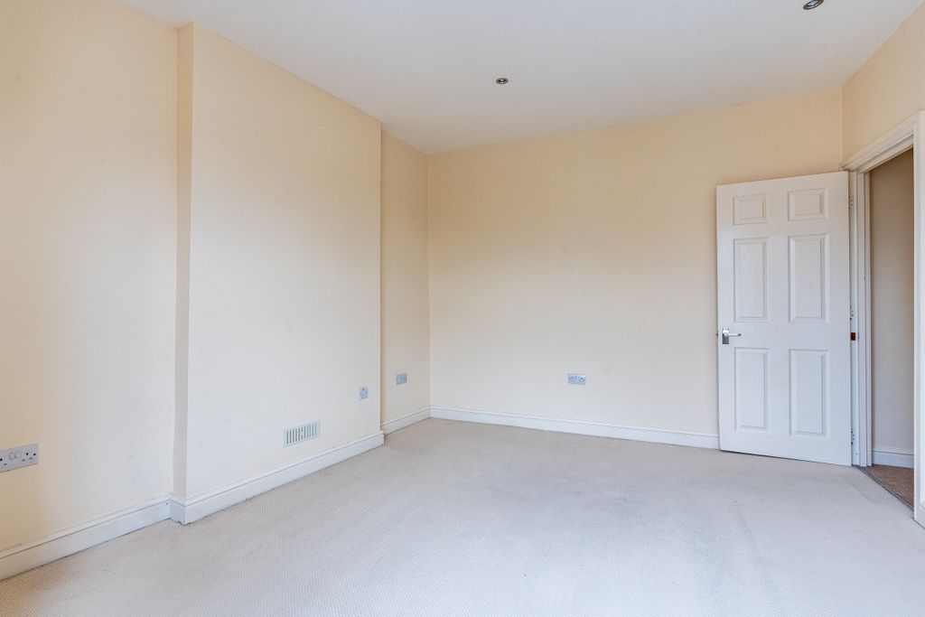 Property photo 3 of 11 Photo 3