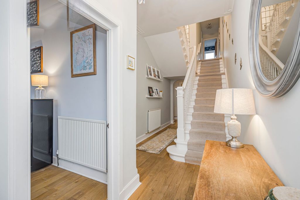 Property photo 2 of 45