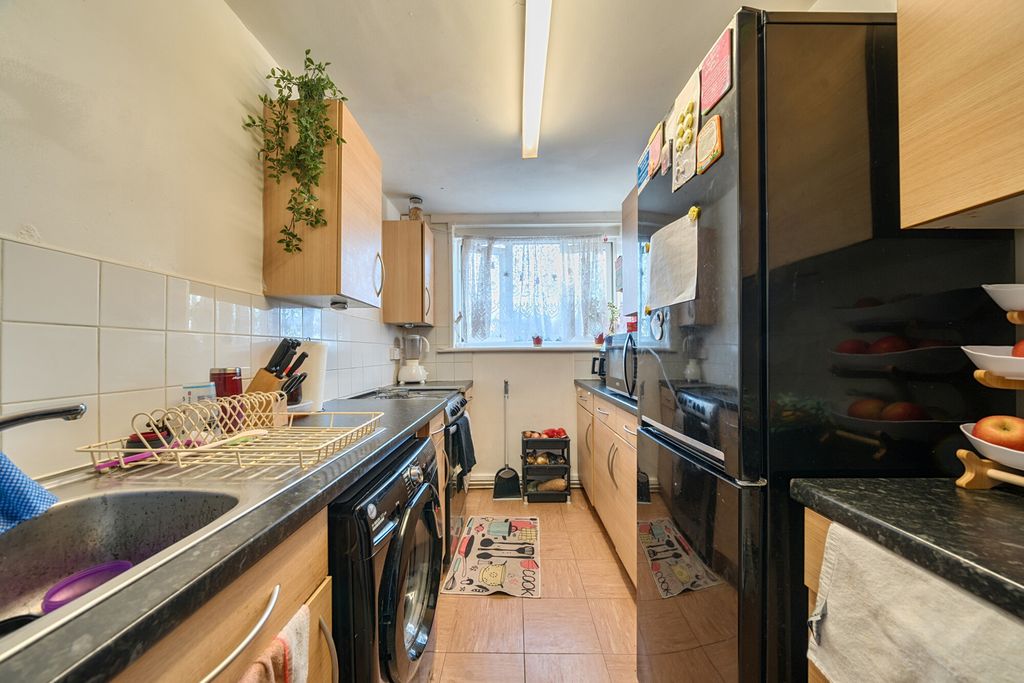 Property photo 3 of 16 Kitchen