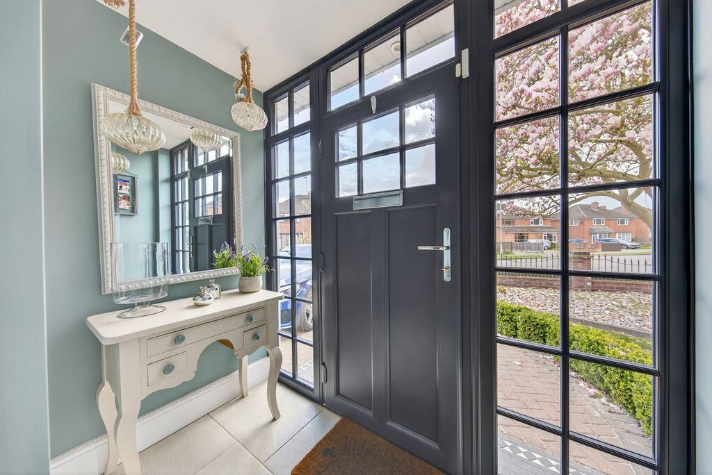 Property photo 2 of 47