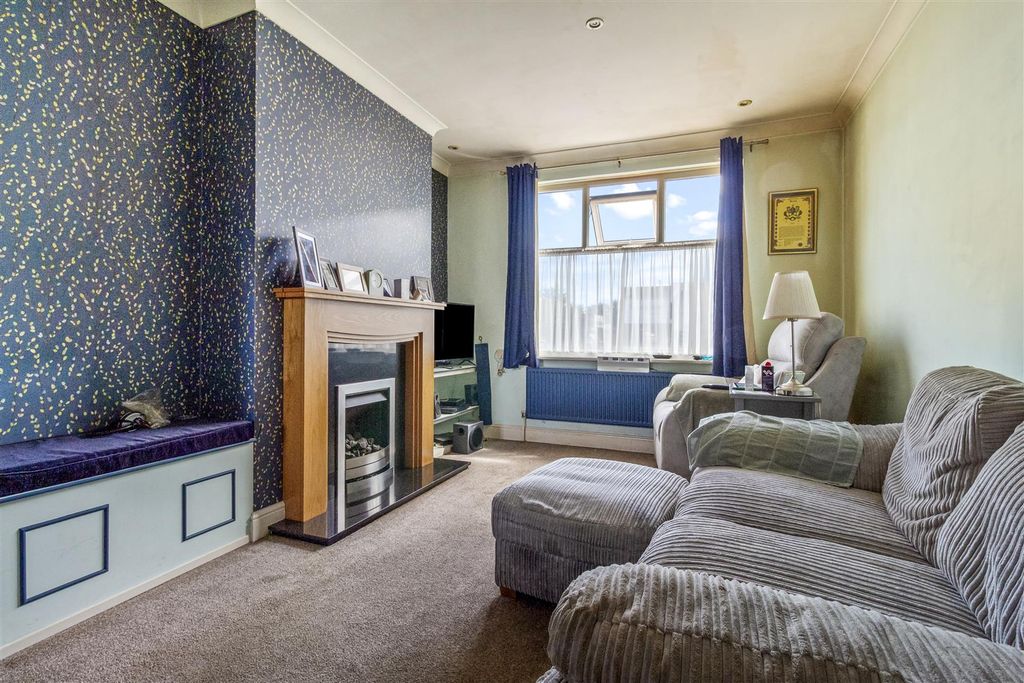 Property photo 2 of 15 129 Southfield Road-001.Jpg