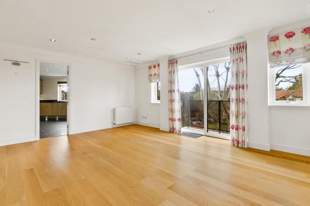 Property photo 2 of 23