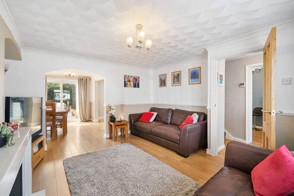 Property photo 3 of 34