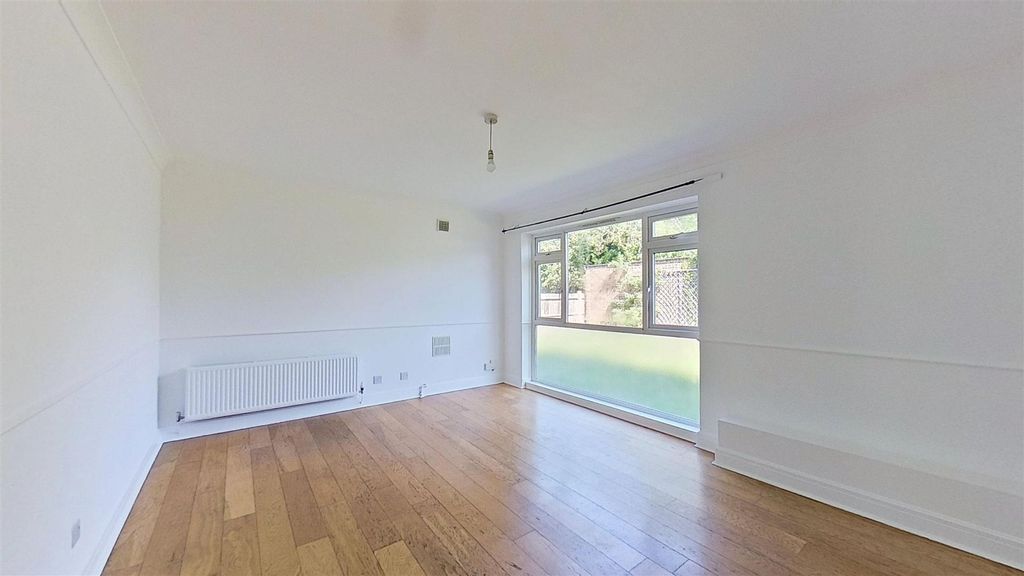 Property photo 1 of 11 17-Burnell-Road-Sutton-Surrey-Sm1-05292026_104424.