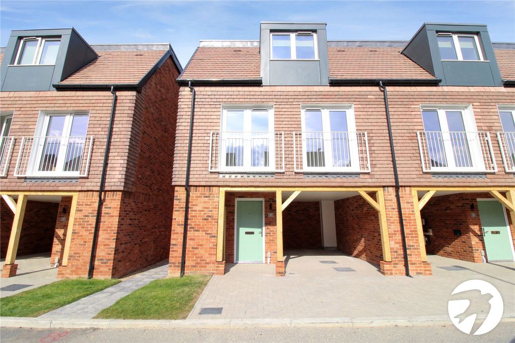 Property photo 1 of 11 Front