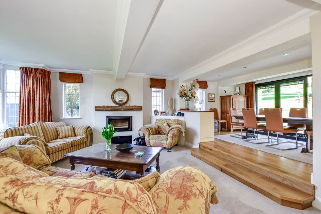 Property photo 3 of 39