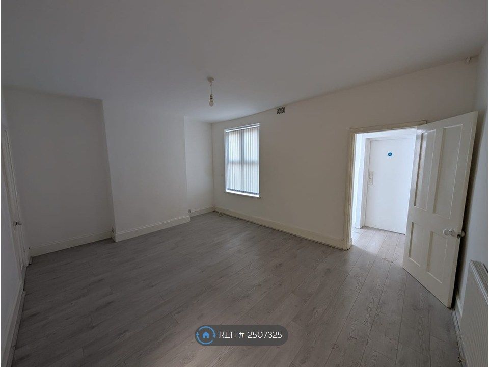 Property photo 3 of 14 Dining Room