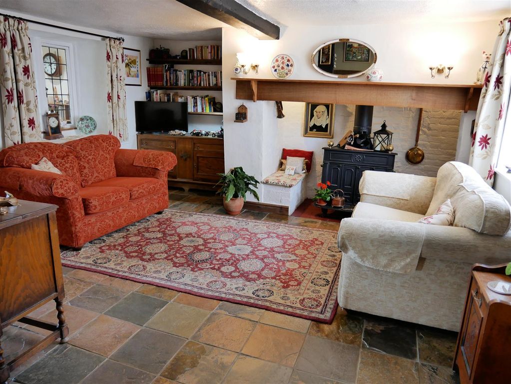 Property photo 3 of 30 Living Room