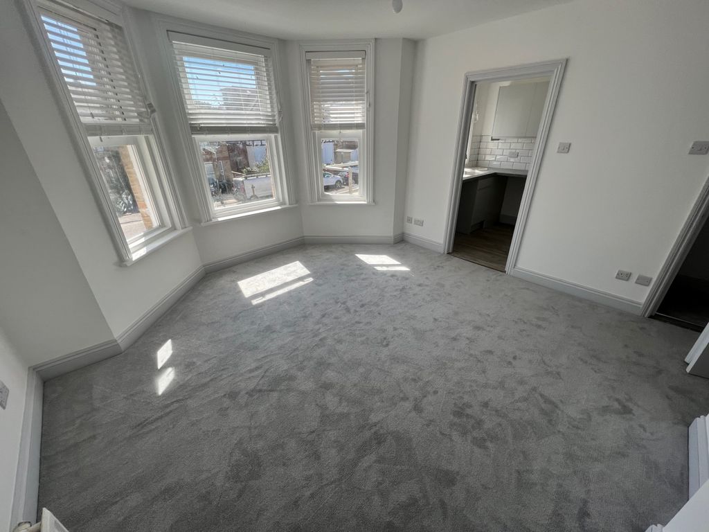 Property photo 2 of 5 1