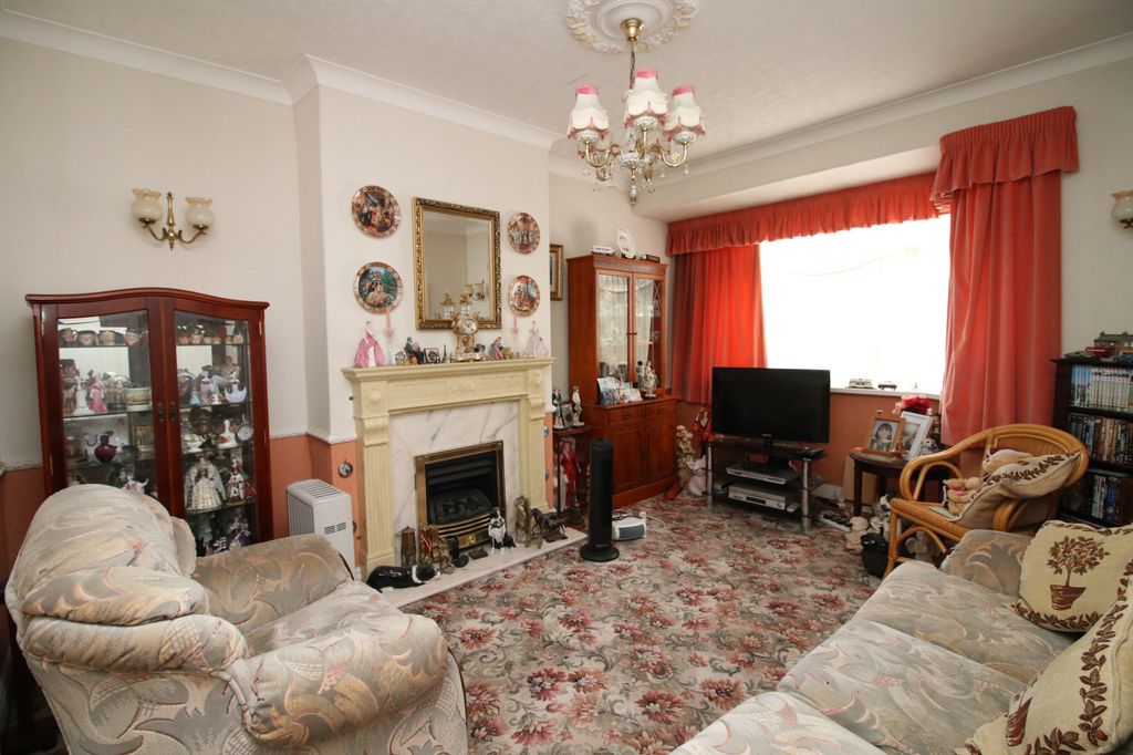 Property photo 3 of 23