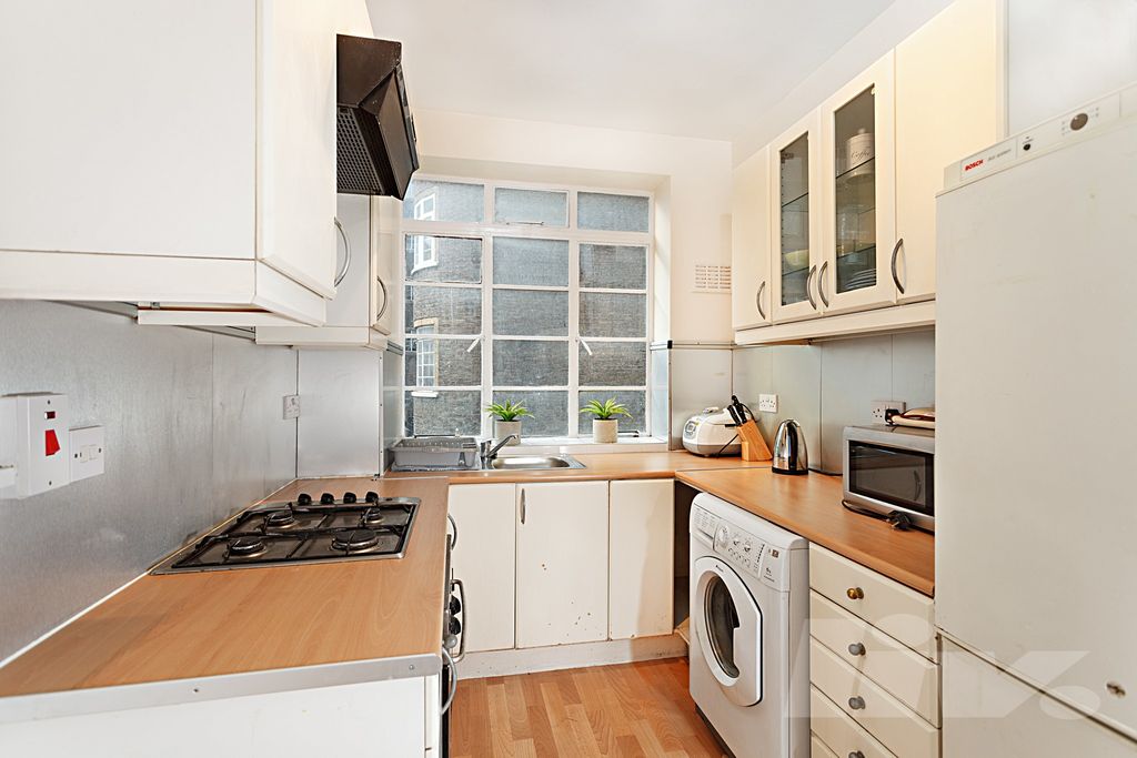 Property photo 2 of 11 Photo 8