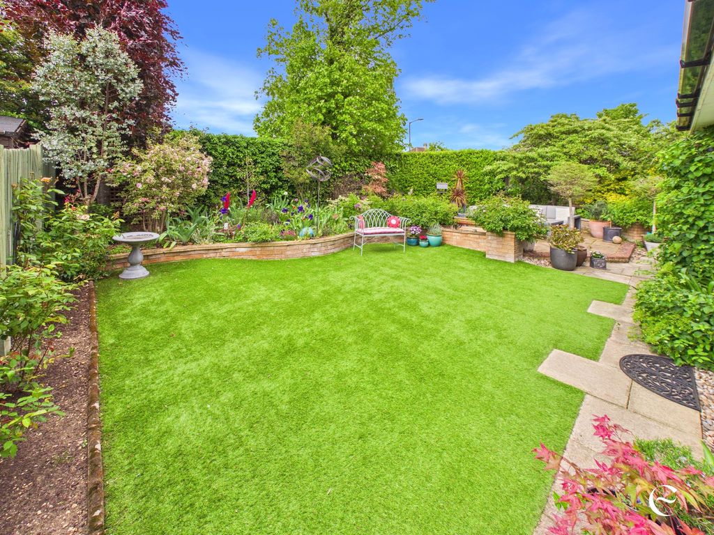 Property photo 3 of 24 Garden