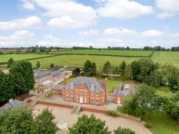 Property photo 1 of 80 Highfields Manor Overhead Pic