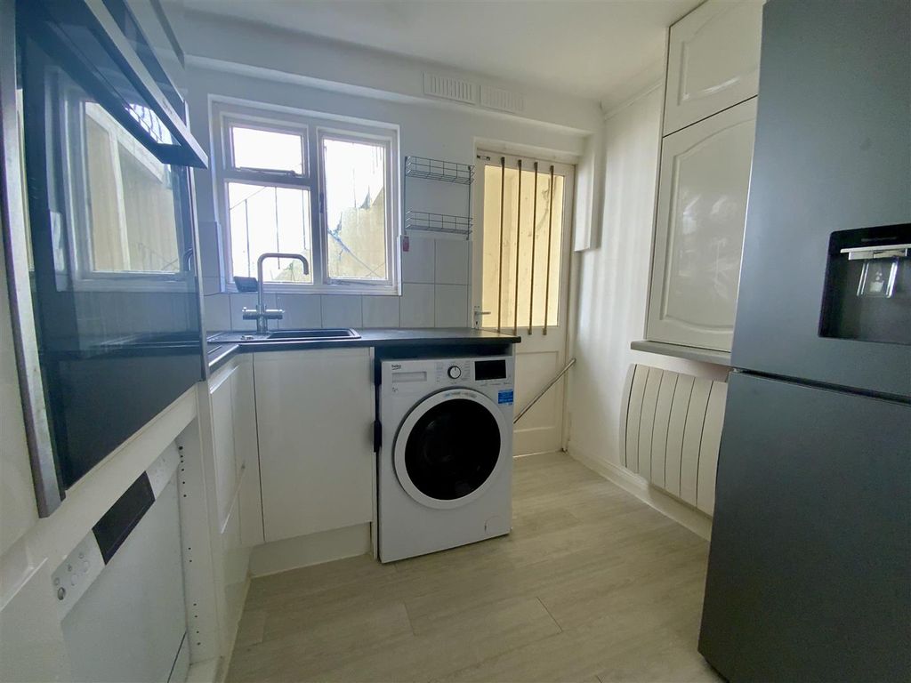 Property photo 3 of 5 Cewrkdeejm1Knmnmaoed4_Criqk.Jpeg