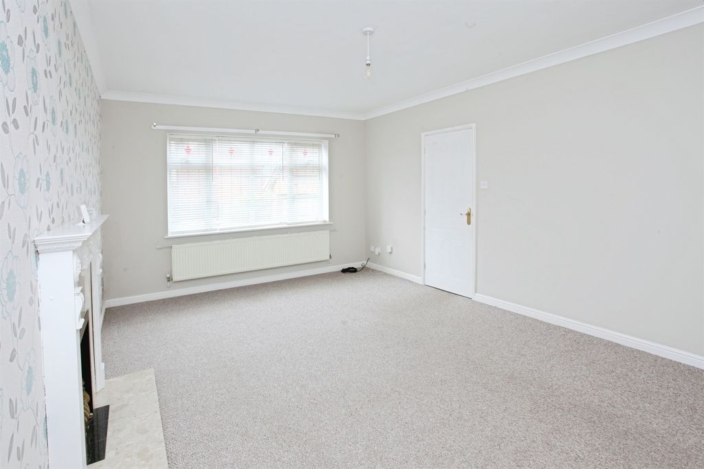Property photo 3 of 27