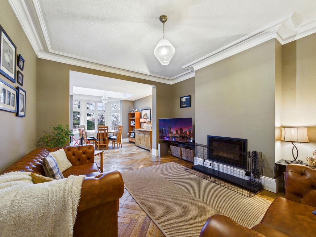 Property photo 3 of 25 Living Room