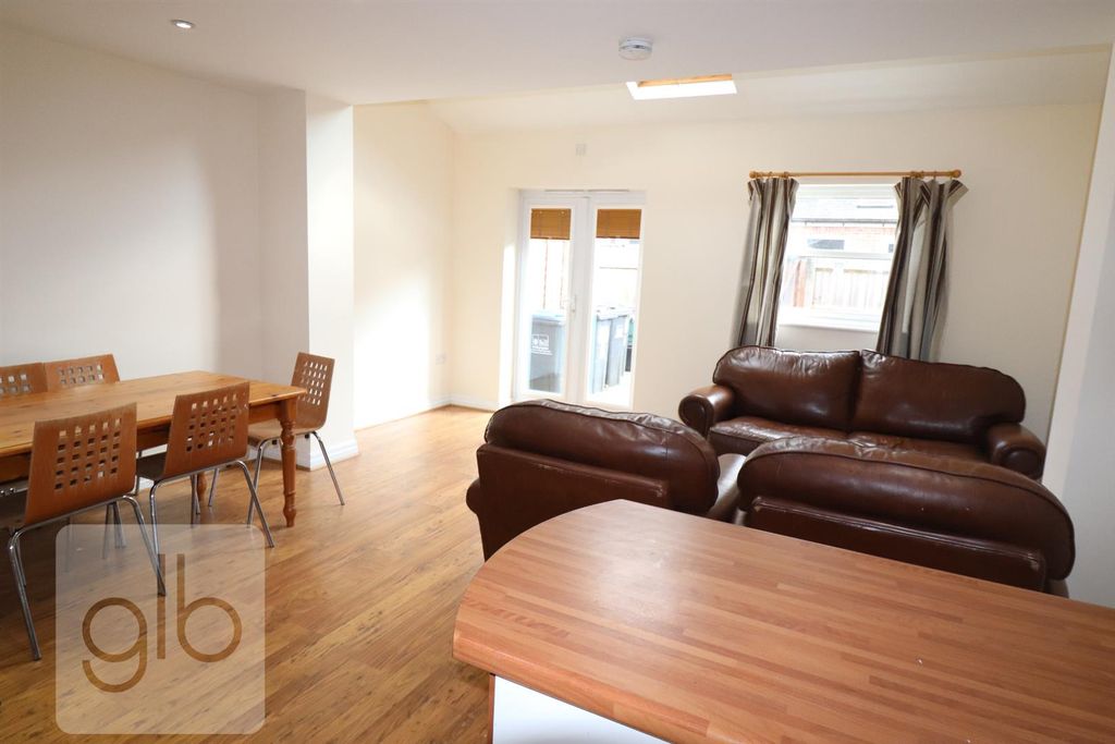 Property photo 3 of 16 8.Png
