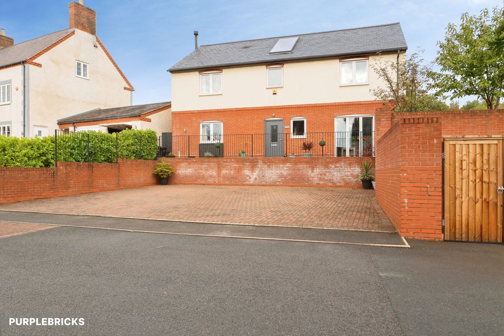Property photo 2 of 24