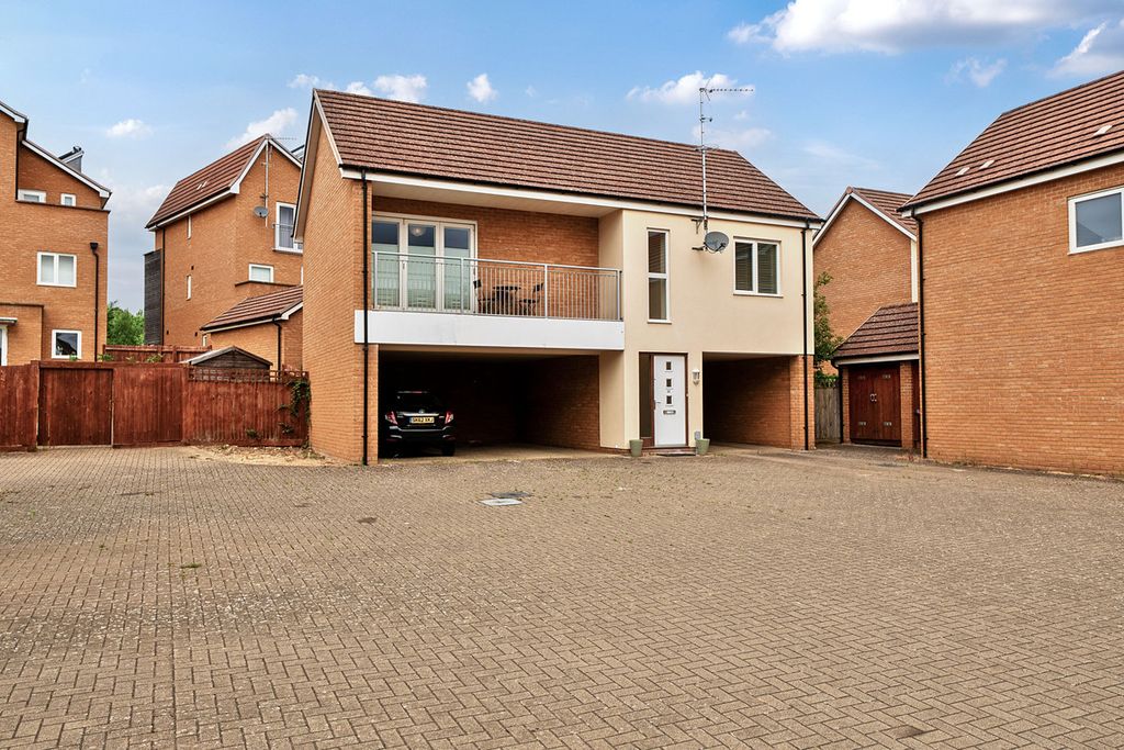 Property photo 2 of 18
