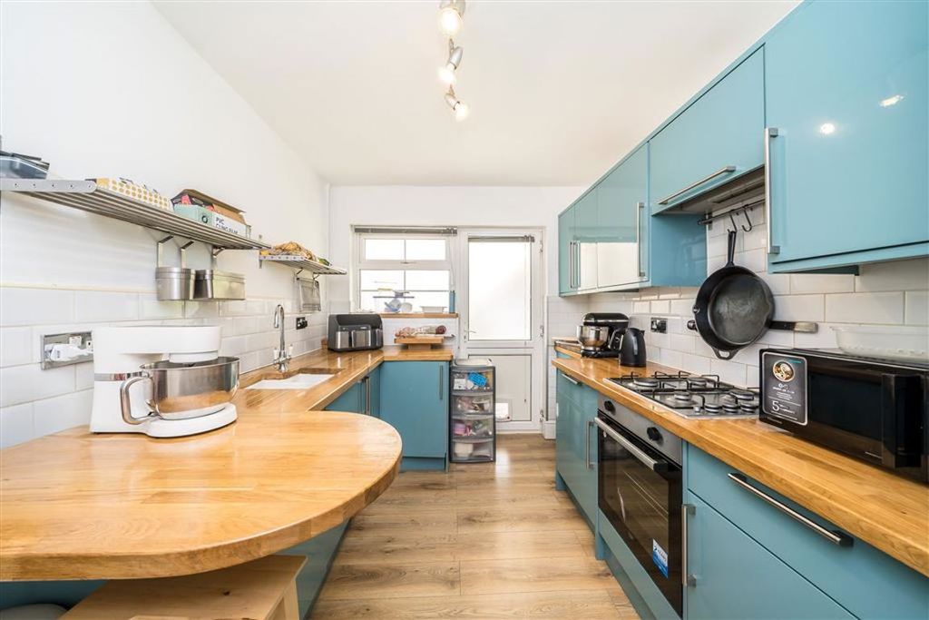 Property photo 3 of 6