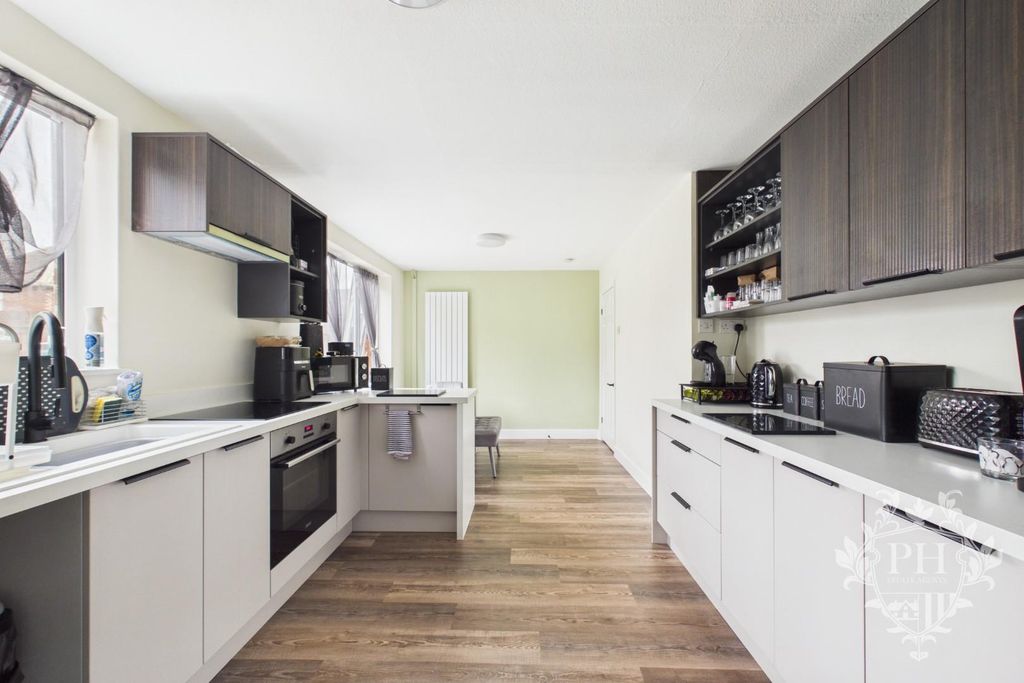 Property photo 3 of 12 3cd3Ecc47E784A2A8Ac22A8301069Eb5_100_Cam02002G0-Pr