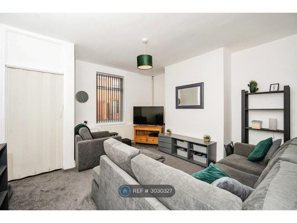 Property photo 2 of 13 Lounge