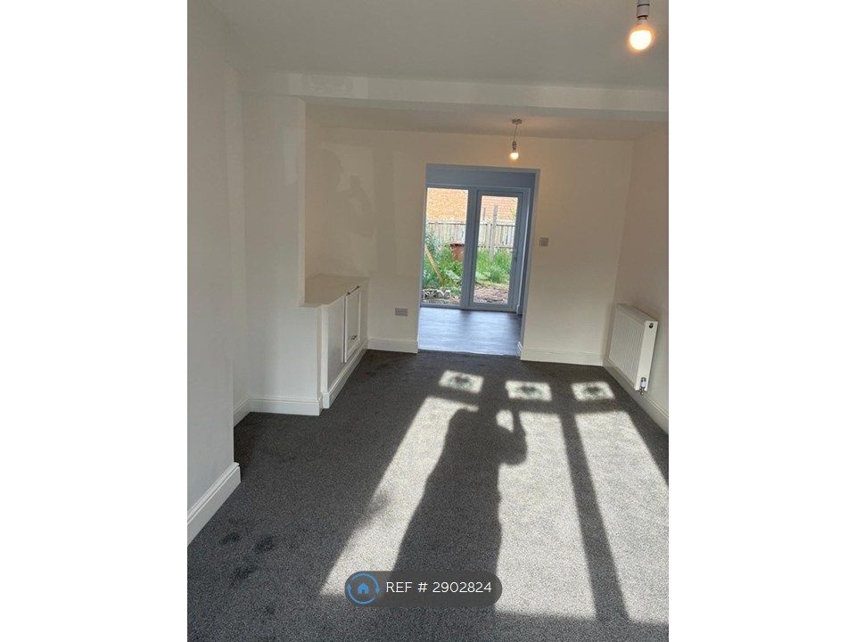 Property photo 2 of 25