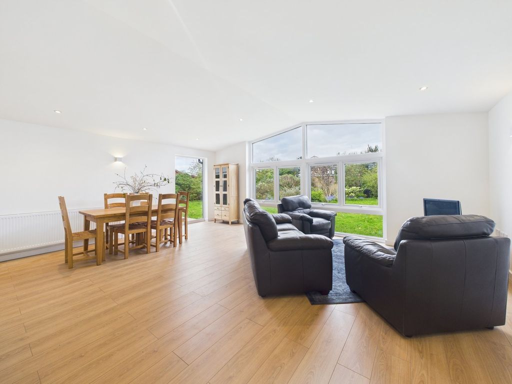Property photo 3 of 36